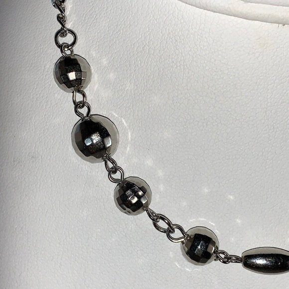 Silver Tone Choker/Child Size Necklace With 9 Silver Tone Beads (NA37) - Picture 2 of 3